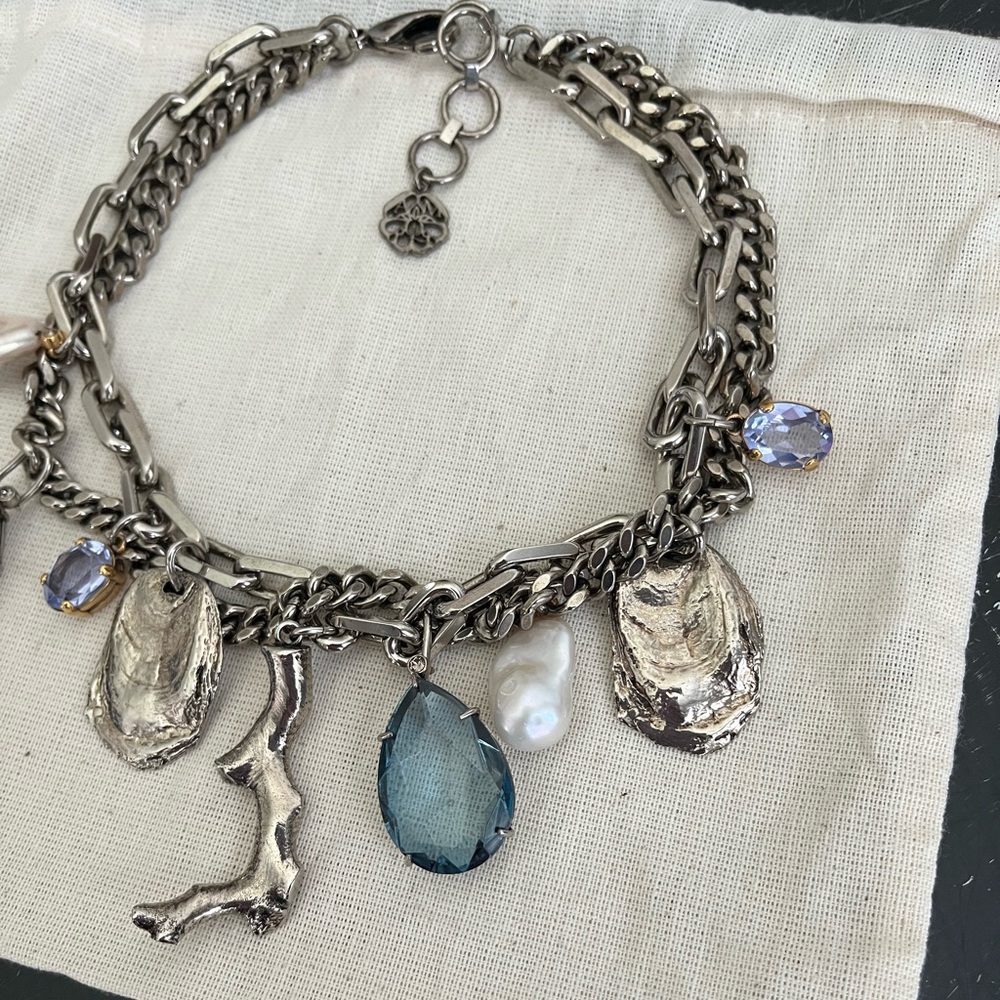 Alexander McQueen Coral Charm Chain
Choker Necklace - Picture 5 of 14